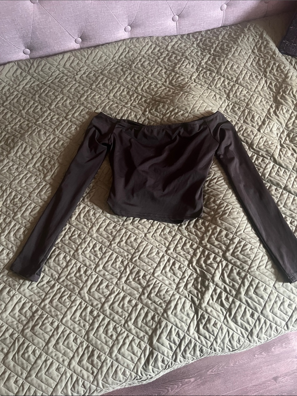 Women’s Black Off-Shoulder Long Sleeve Top Shein small